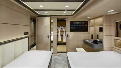 Starboard VIP cabin