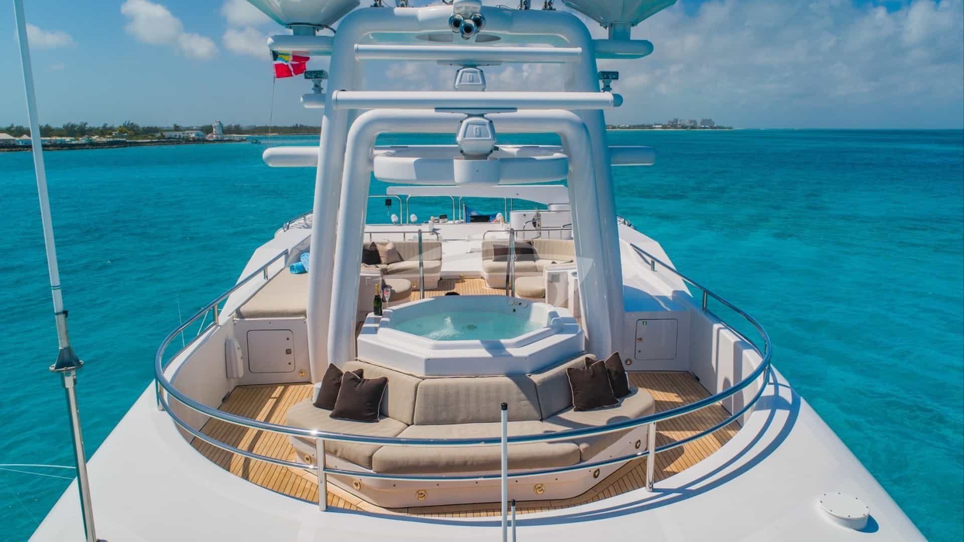 Deck Jacuzzi