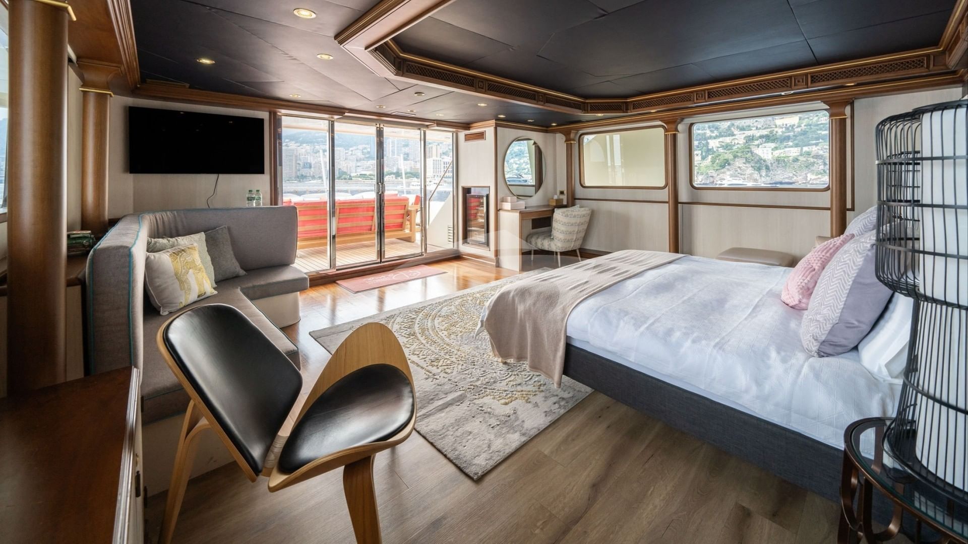 VIP Cabin 2 - Upper Deck