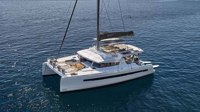 LUNAR ARC 17m sailing yacht charter