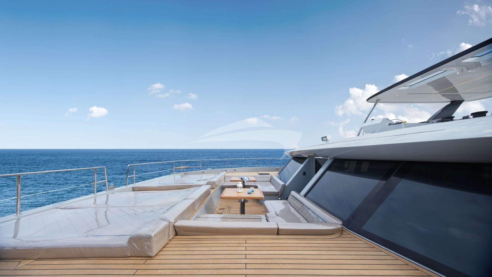 Forward lounge from other side