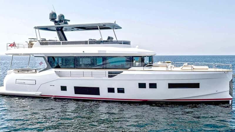 NORMAN'S T4 21m motor yacht charter