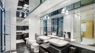 Master stateroom en suite with bath and shower
