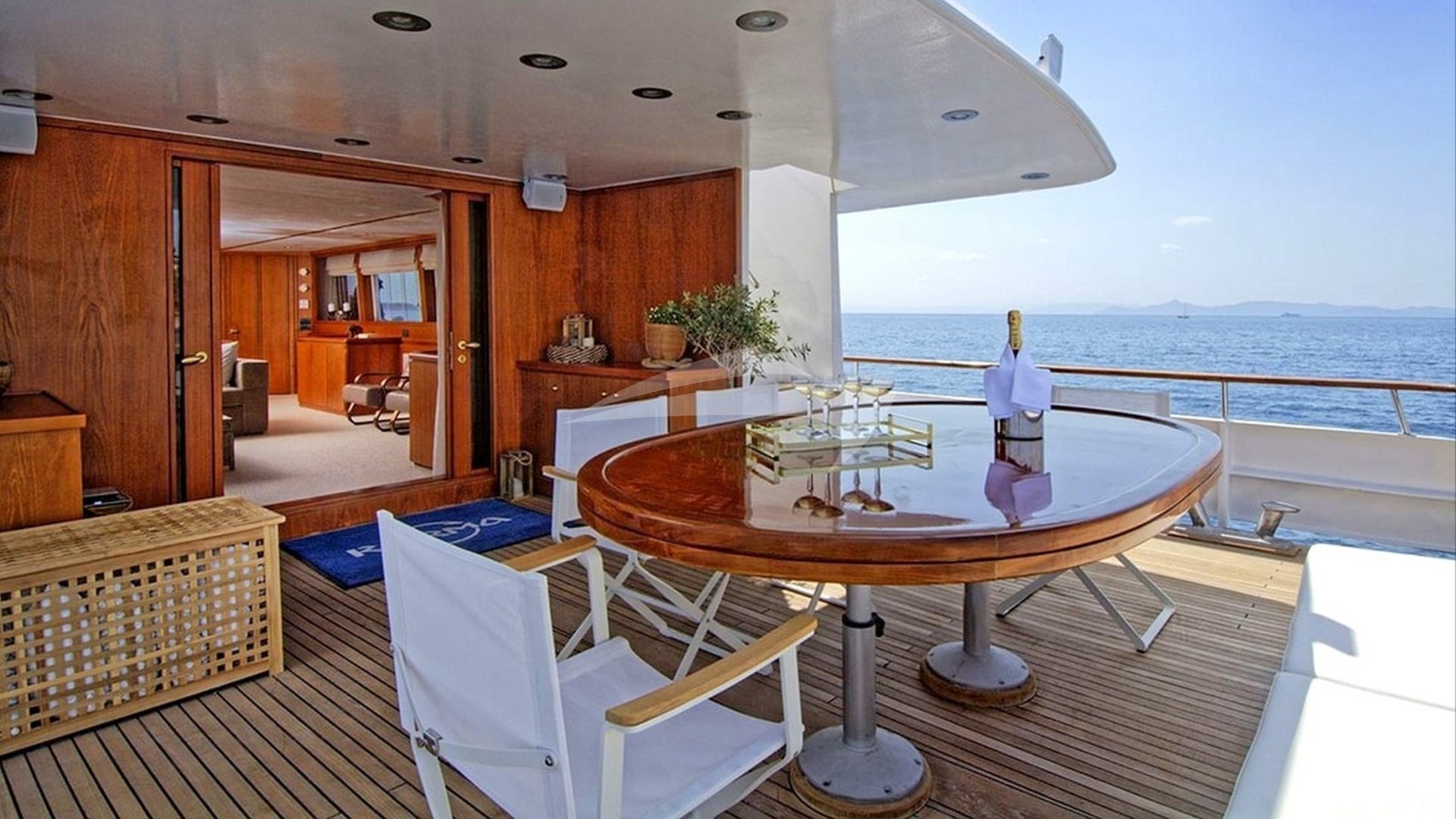 Deck Dining