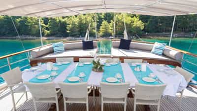 Deck Dining
