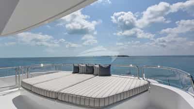 Flybridge sunpads