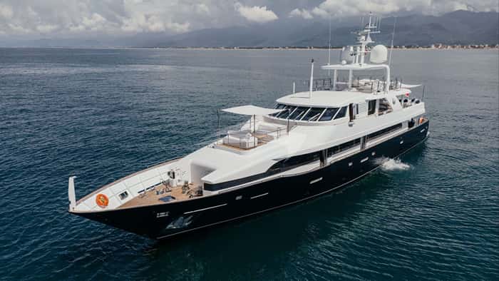 LADY IN BLUE 41m motor yacht charter, photo 2