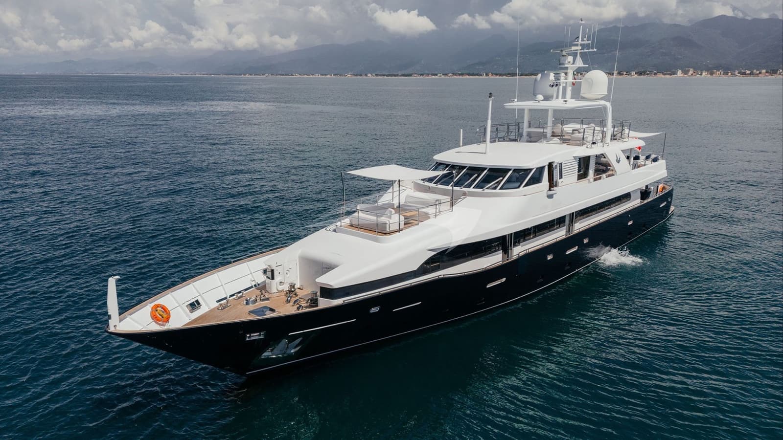 LADY IN BLUE, photo from the yacht portfolio 1