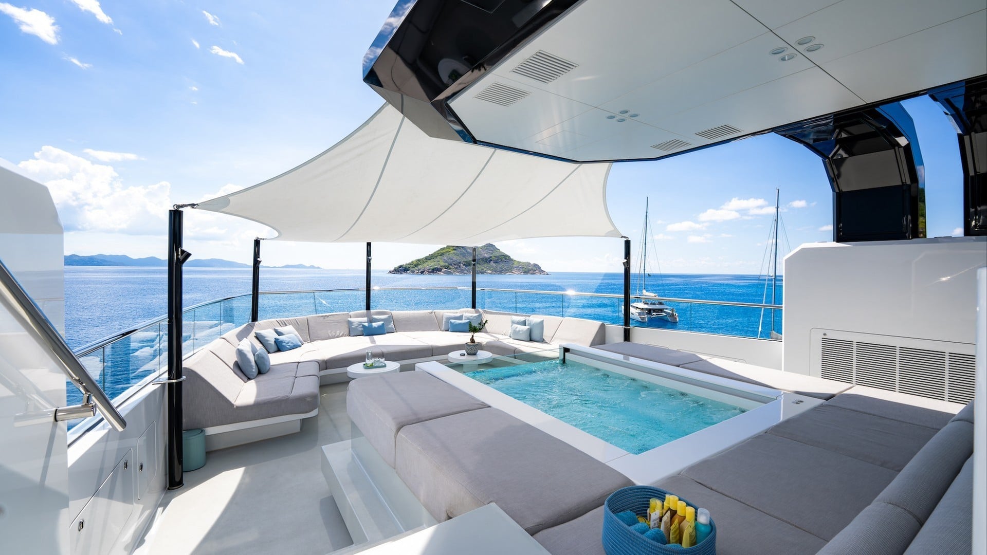 Sundeck fwd
