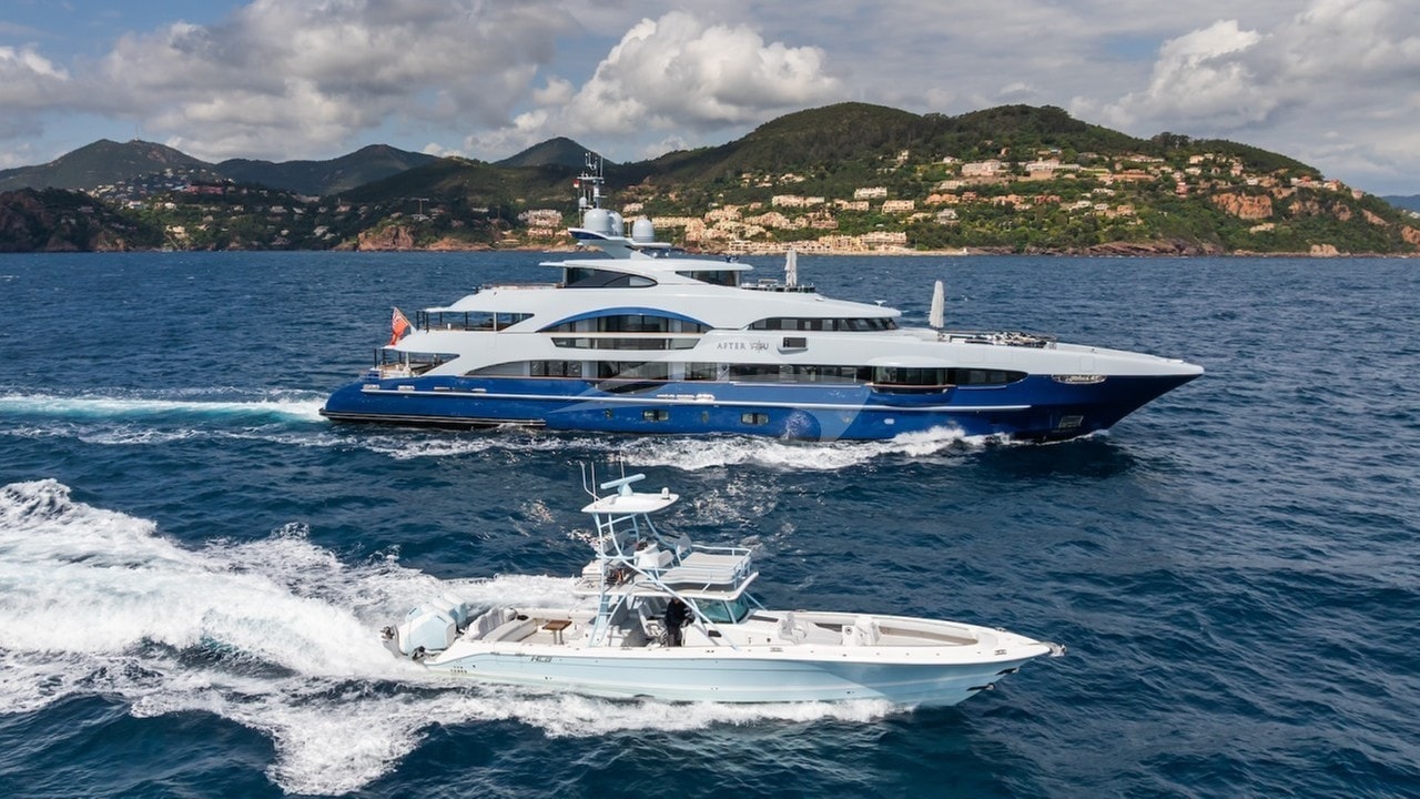 Chase boat underway