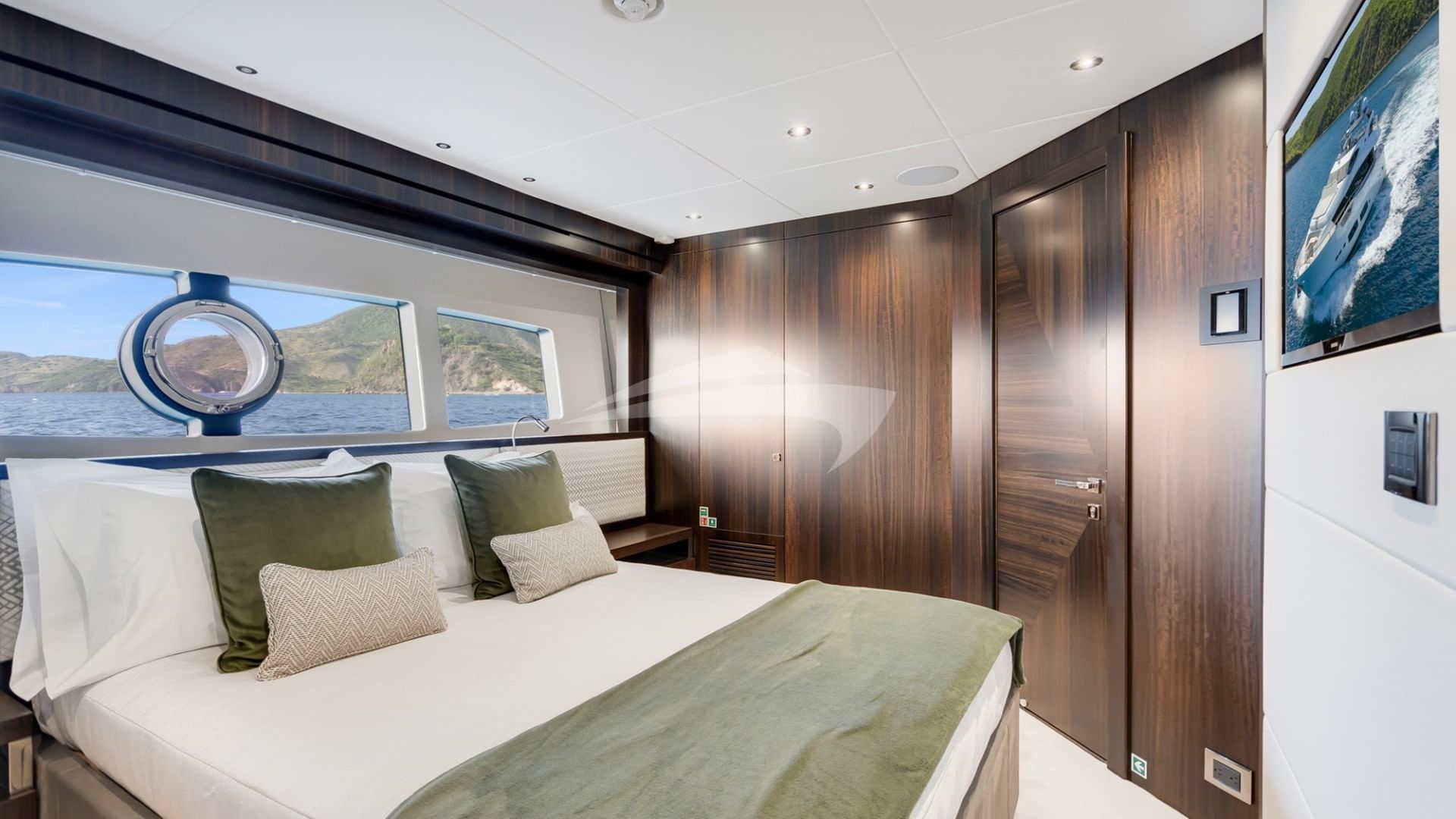 VIP STATEROOM