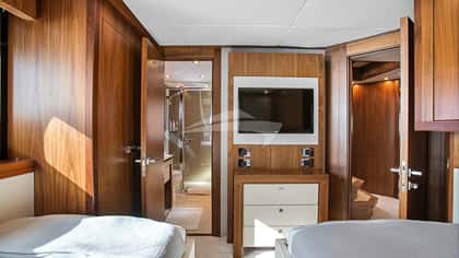EVEREAST 35m motor yacht charter, photo 11