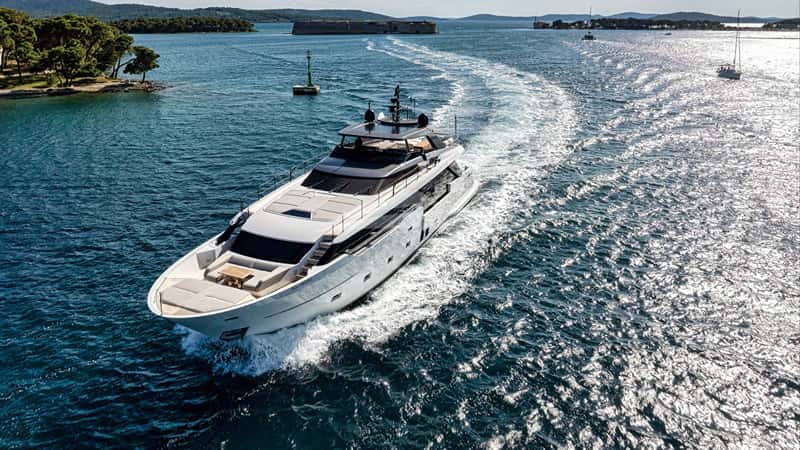 DESTINO 29m motor yacht charter, photo 5