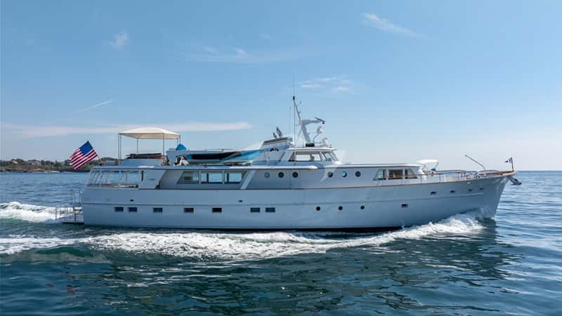 SOVEREIGN 31m motor yacht charter