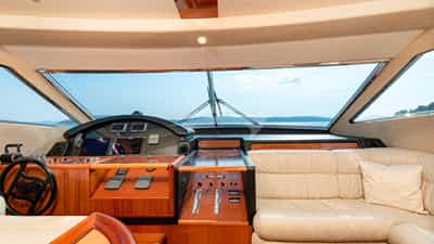 Center cockpit