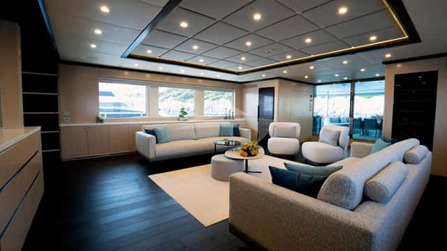 PRINCESS MELDA yacht charter photo 3