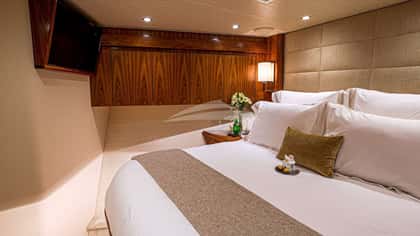 SPECULATOR 92 28m motor yacht charter, photo 7