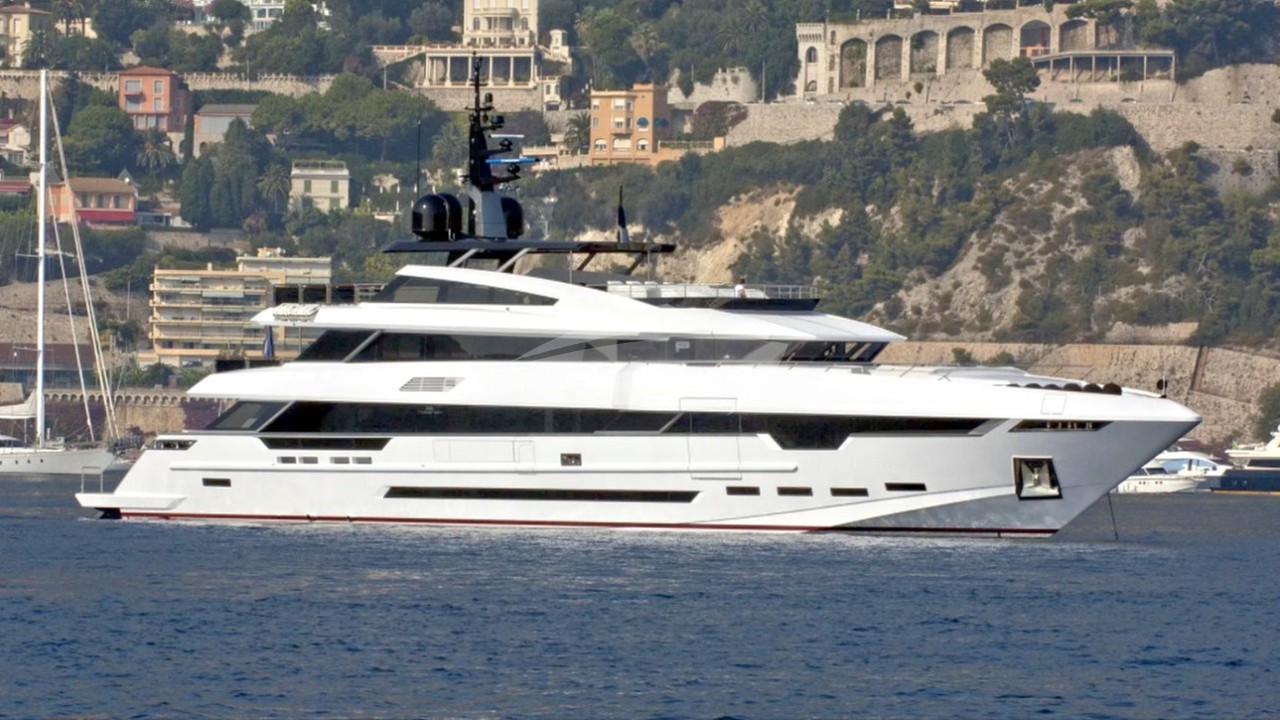 motor yacht parillion owner