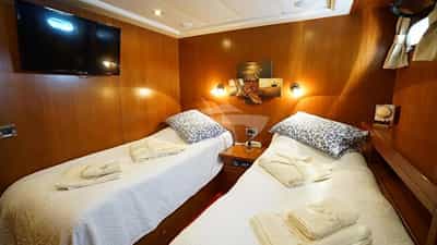 Twin Cabin