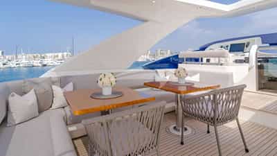 Flybridge Dining