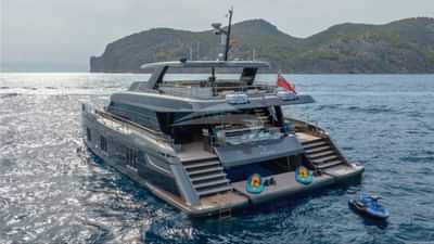 bgyb_charter_sunreef_power_eco_tesni_nettoyé_03