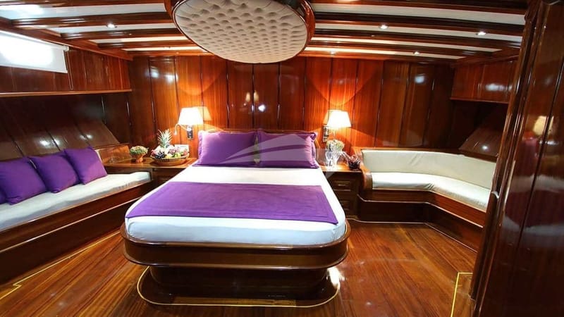 Forward Master Cabin