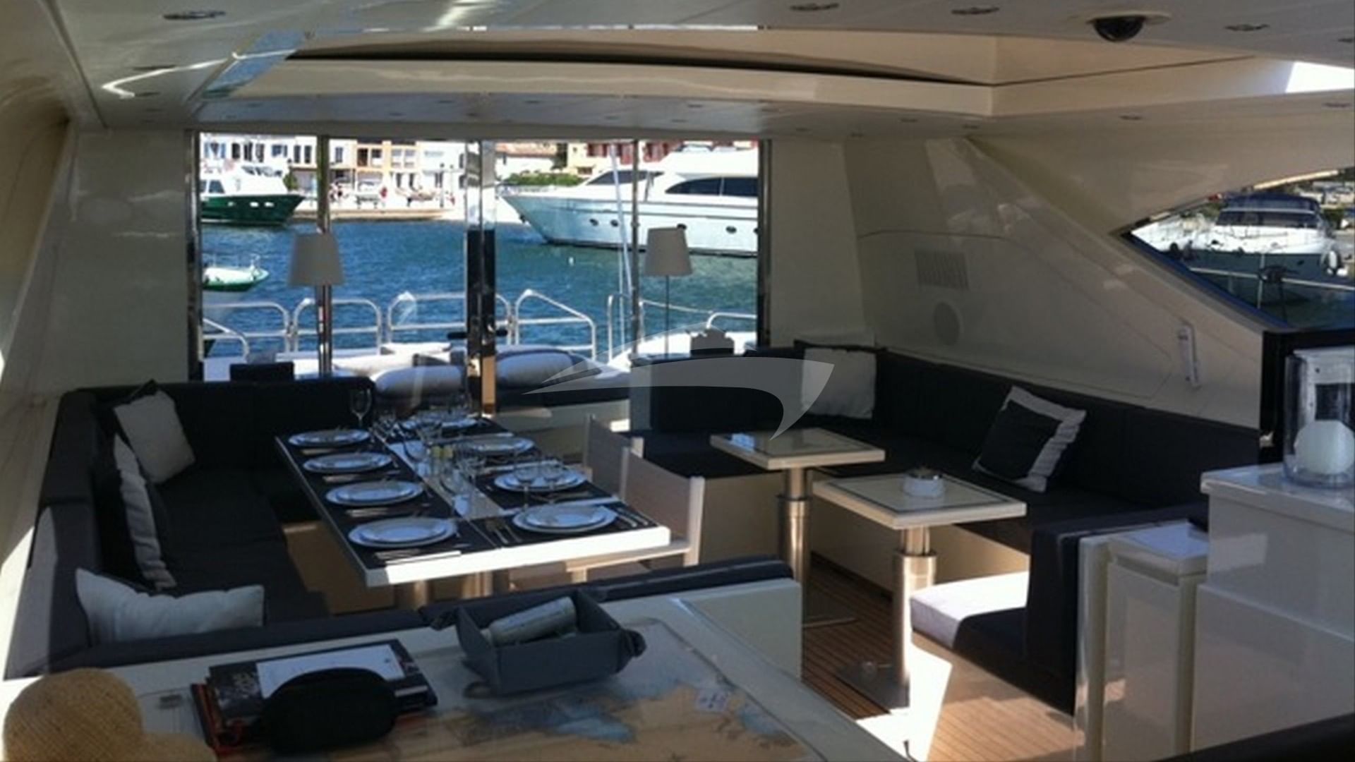 Convertible deck area