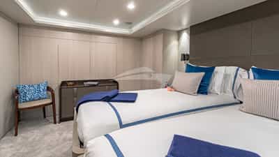 Lower deck twin convertible cabin - double set up