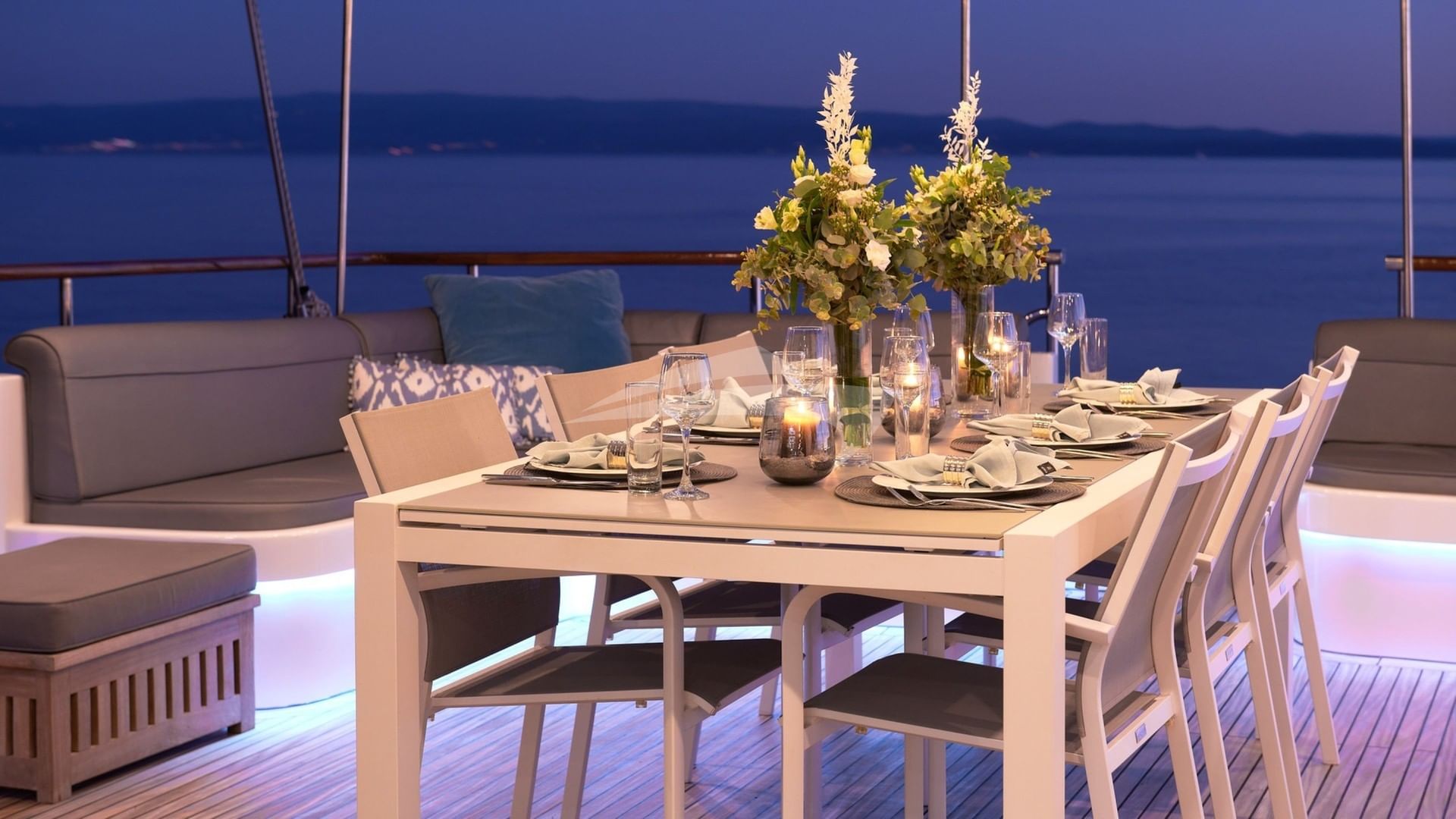 Deck Dining