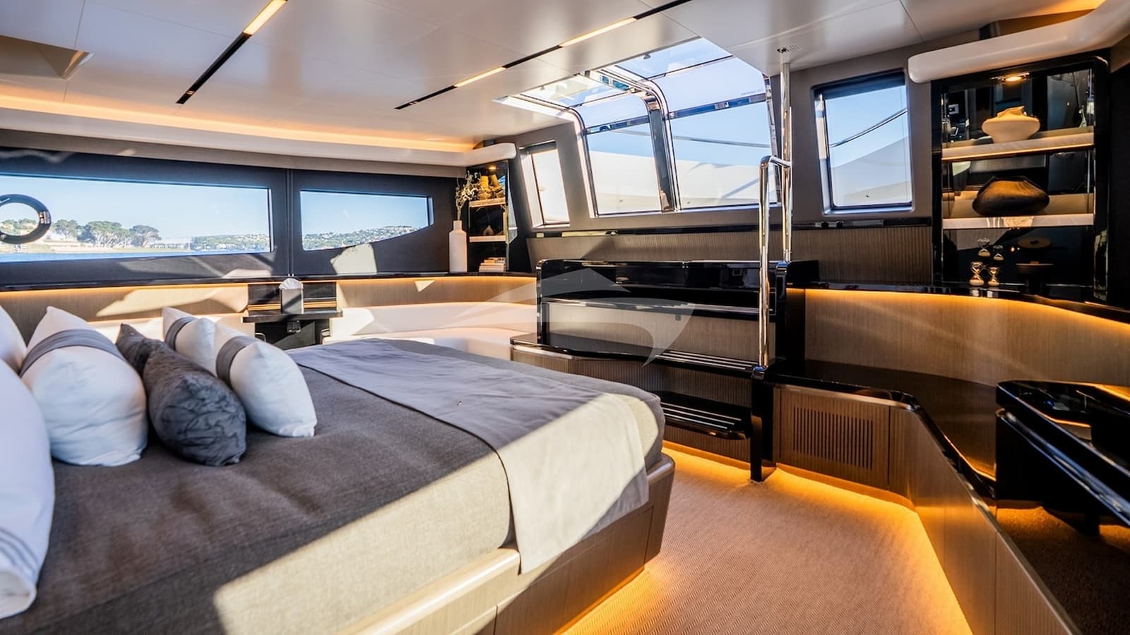KNEAD IT, photo from the yacht portfolio 22