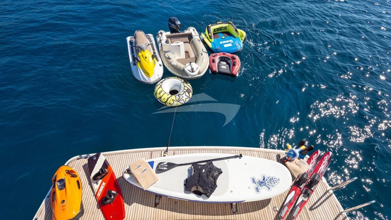 Motor Yacht Amoraki toys