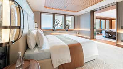 Primary suite