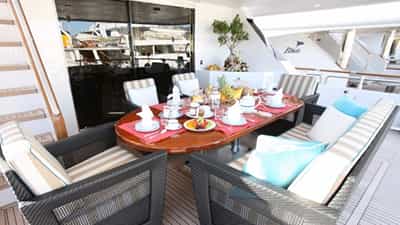 Al Fresco Dining