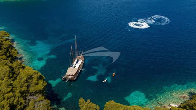 ELEGANZA yacht charter photo 5
