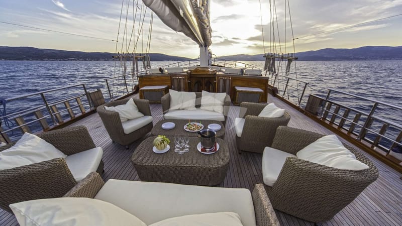 Mid ship lounge area