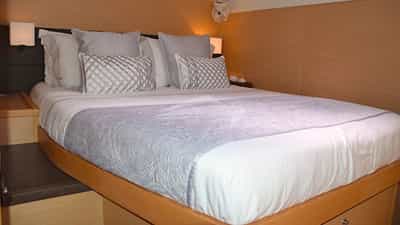 Guest queen suite