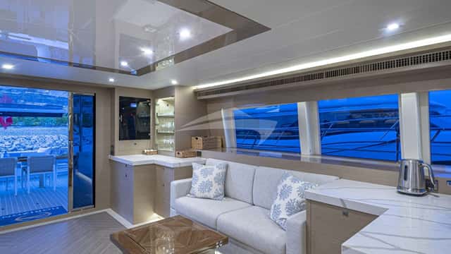 OMAKASE yacht charter photo 2