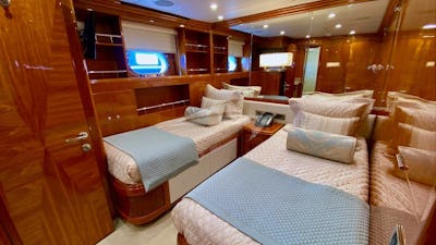 Twin/convertible stateroom