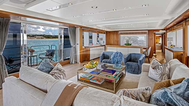 EVEREAST yacht charter photo 4