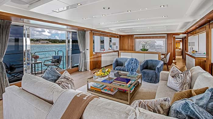 EVEREAST 35m motor yacht charter, photo 5
