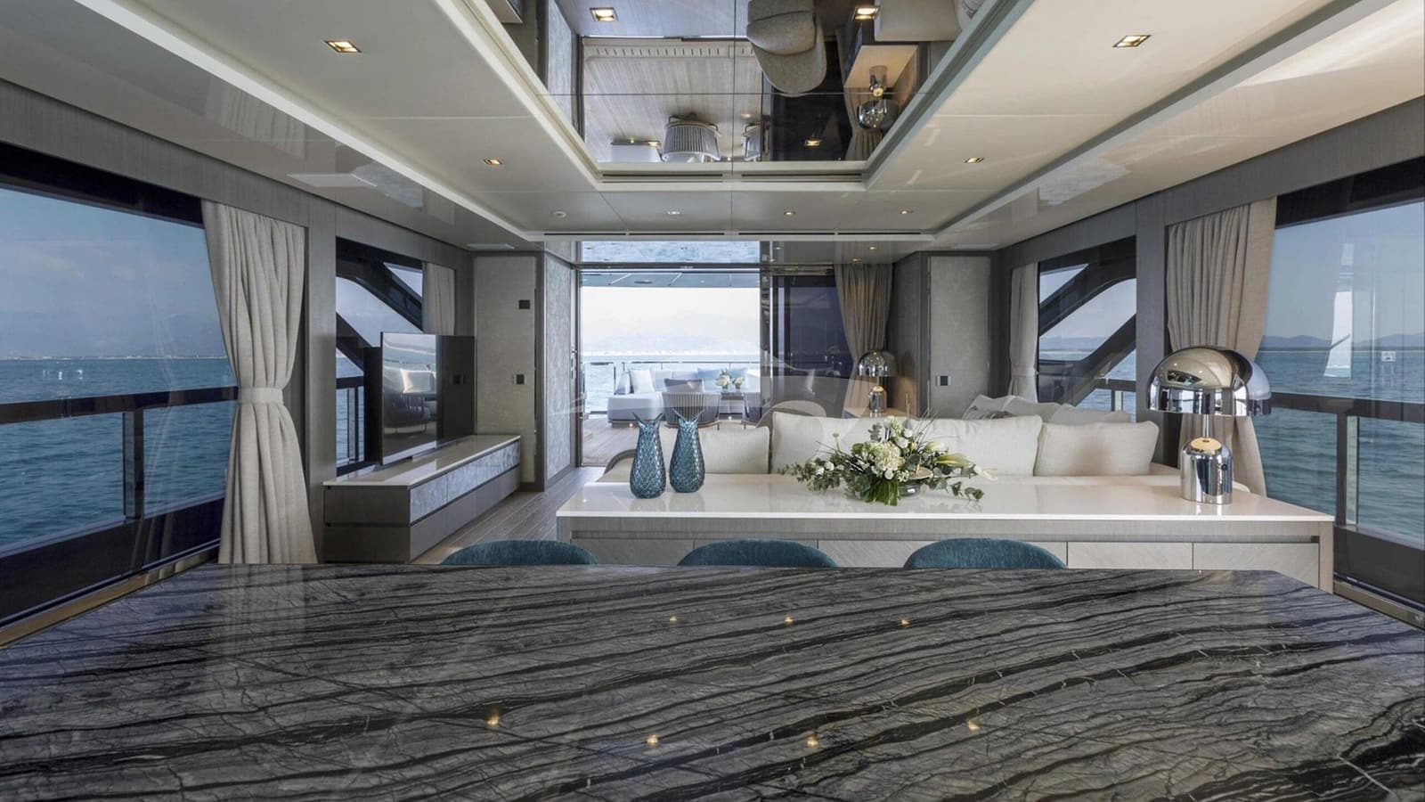 NEVER GIVE UP 33GS, photo from the yacht portfolio 8