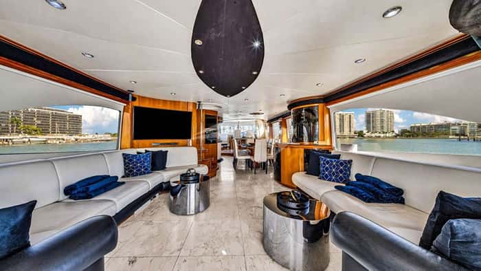 SO WHAT WHO CARES 29m motor yacht charter, photo 2