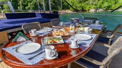 Deck Dining