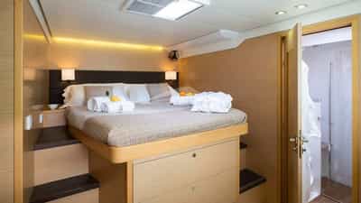 Double Cabin - Bow Right Cabin