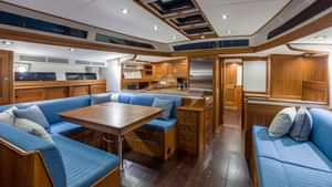 Yacht Charter CIRRUS