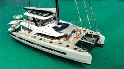 LADY ROSÉ - Exterior
