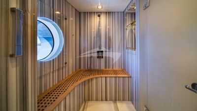 Master shower room