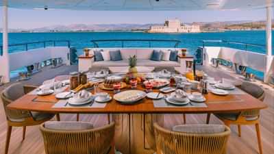 Main Deck Aft Dining