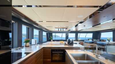 ATRAVERSIA galley