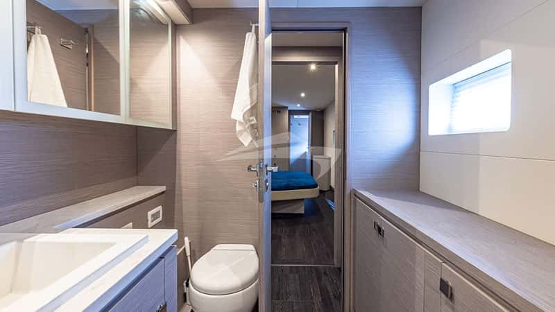 HAPPY PLACE 13m motor yacht charter, photo 8